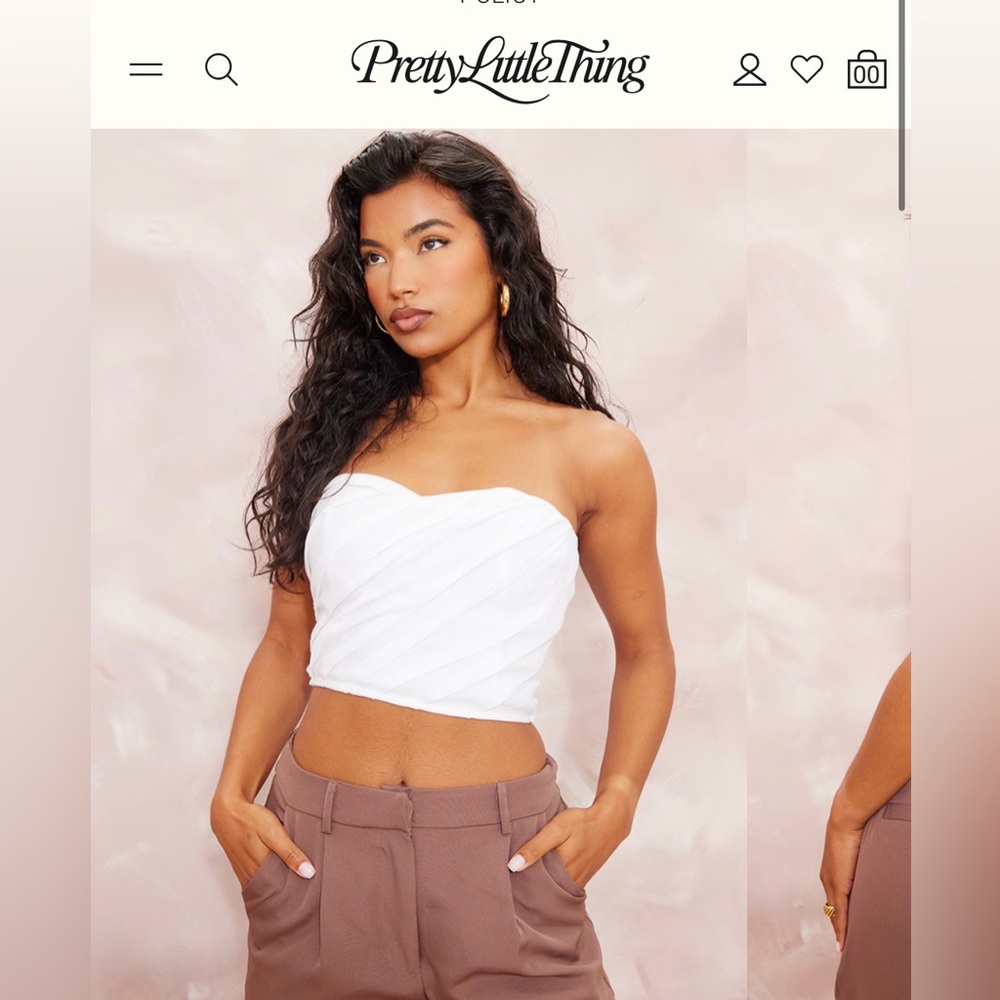 🛍️🛍️Chic Cream Tie-Front Halter Top